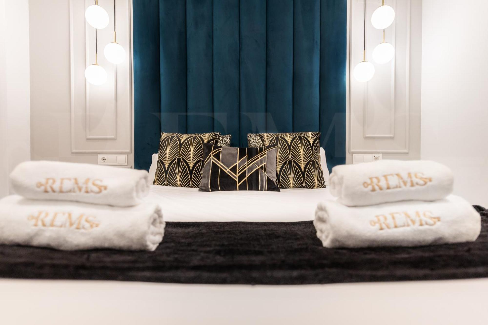 Glamorous Flat In The Heart Of Malaga By Rems Bagian luar foto