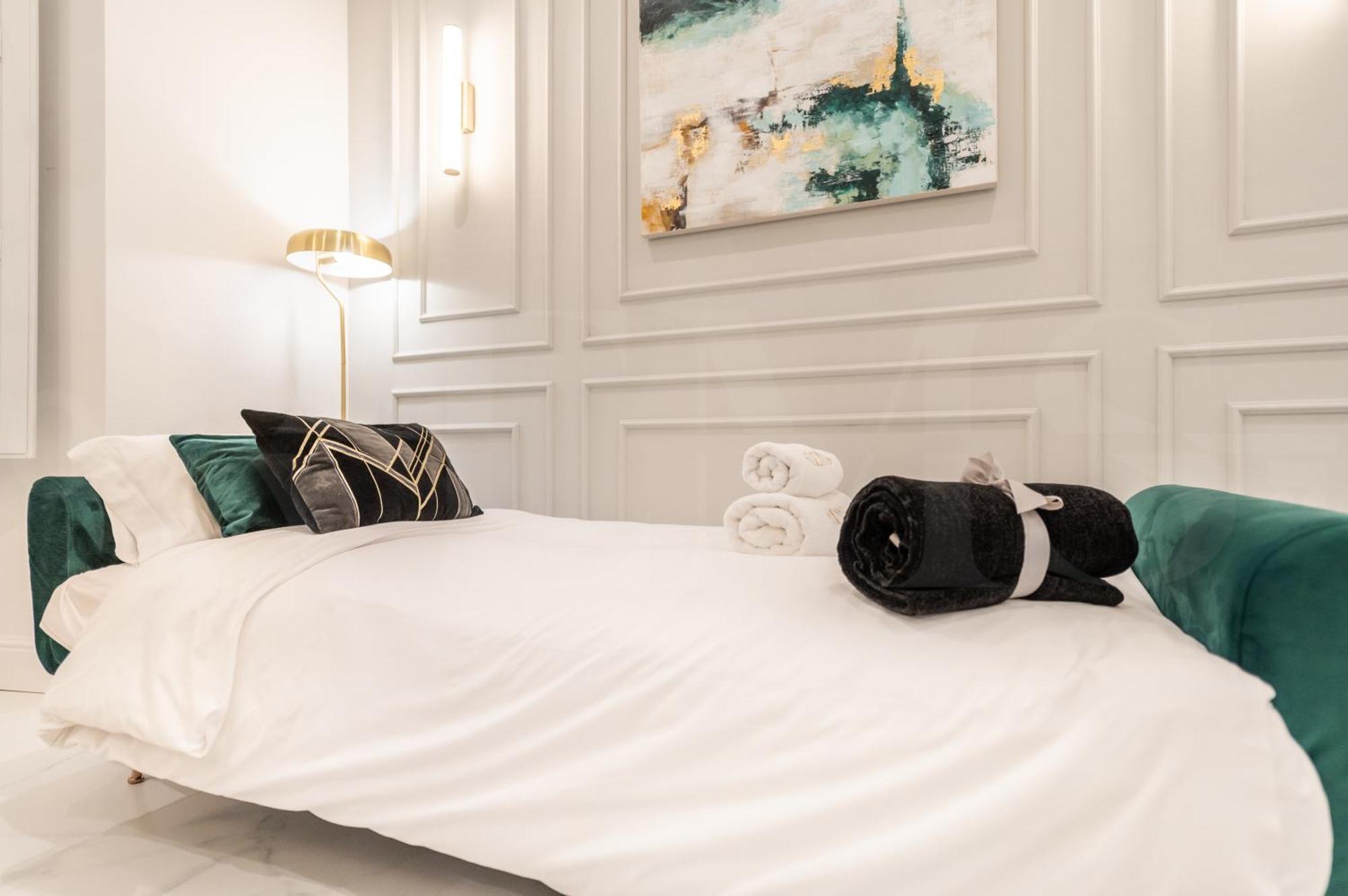 Glamorous Flat In The Heart Of Malaga By Rems Bagian luar foto